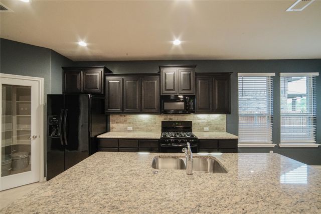 4004 Stone Trail Drive, Denton, TX 76210