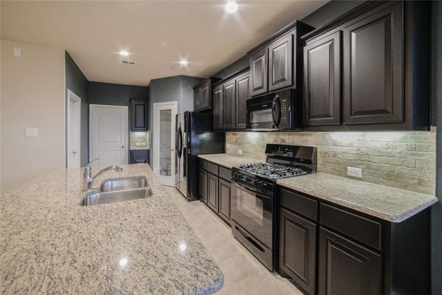 4004 Stone Trail Drive, Denton, TX 76210