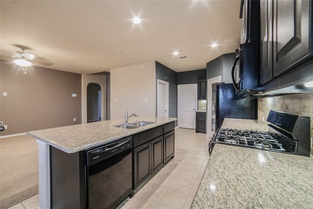 4004 Stone Trail Drive, Denton, TX 76210