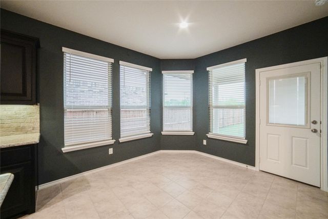 4004 Stone Trail Drive, Denton, TX 76210