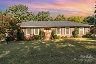 13704 Woody Point Road, Charlotte, NC 28278
