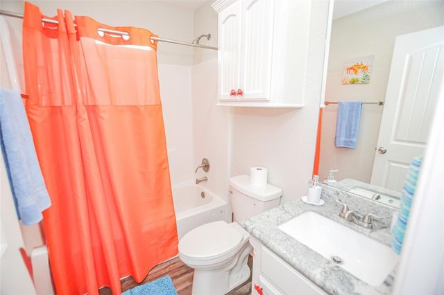 722 Ft Velasco Drive, Freeport, TX 77541