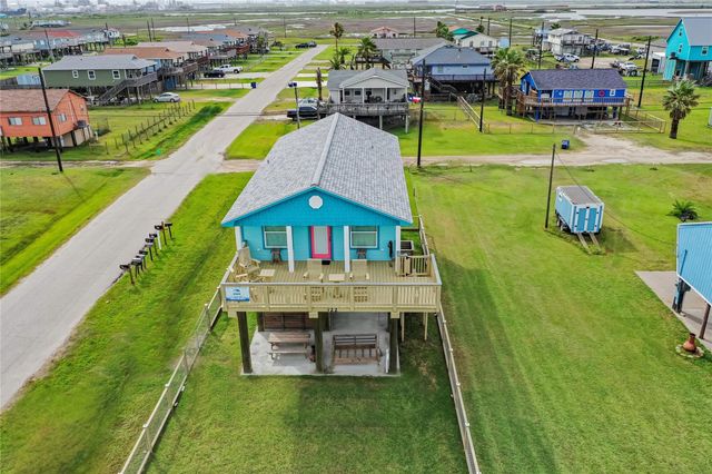 722 Ft Velasco Drive, Freeport, TX 77541