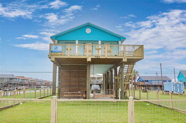 722 Ft Velasco Drive, Freeport, TX 77541