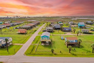 722 Ft Velasco Drive, Freeport, TX 77541