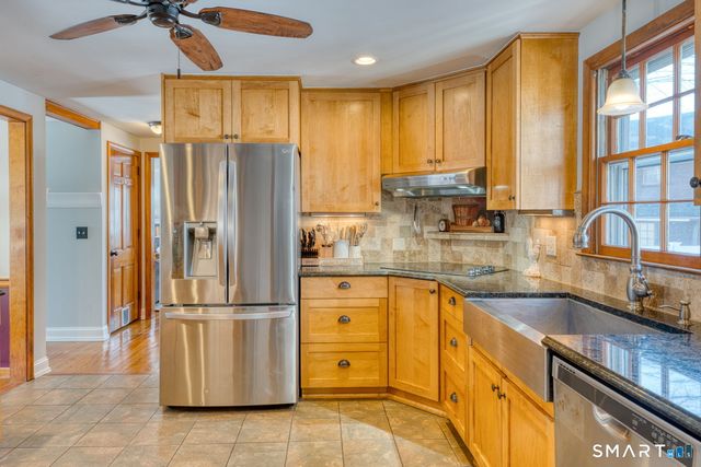 29 Skyline Drive, Plainville, CT 06062