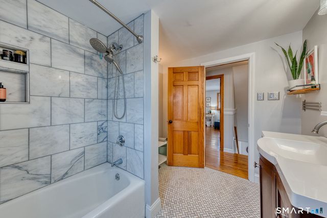 29 Skyline Drive, Plainville, CT 06062