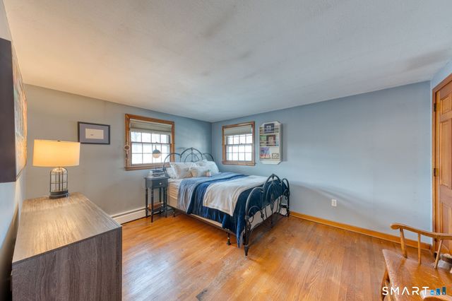 29 Skyline Drive, Plainville, CT 06062