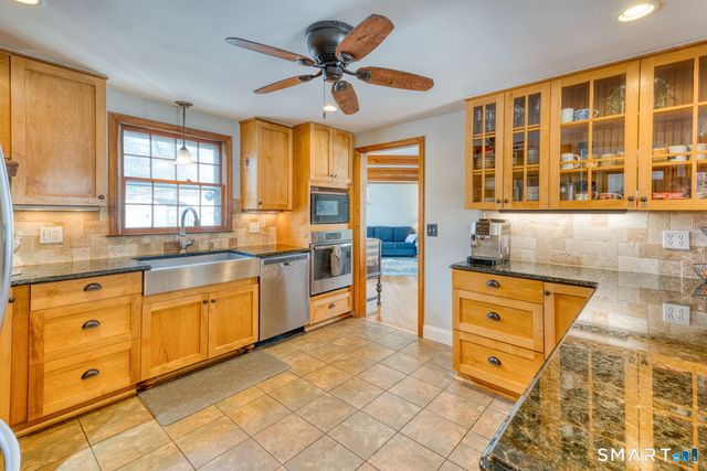 29 Skyline Drive, Plainville, CT 06062