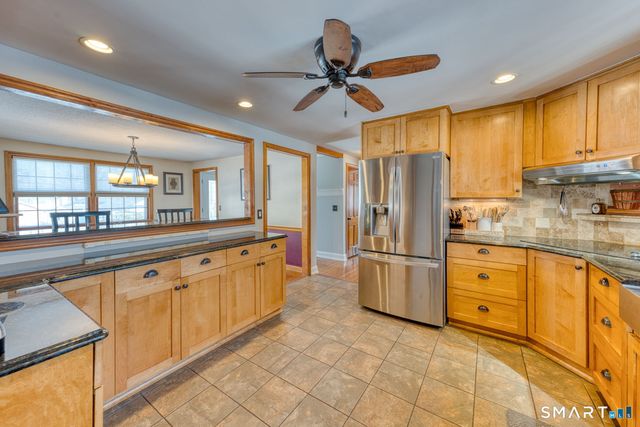 29 Skyline Drive, Plainville, CT 06062