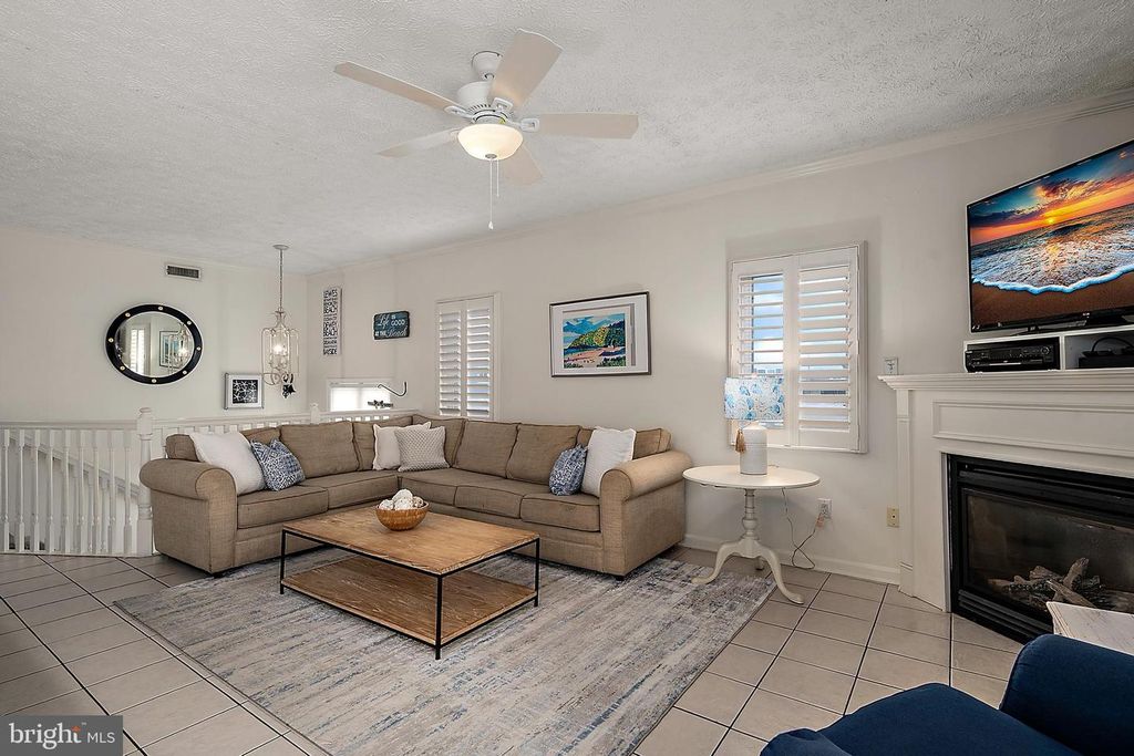 Image 11 of property listing at 14 45TH ST #403, Ocean City, MD 21842
