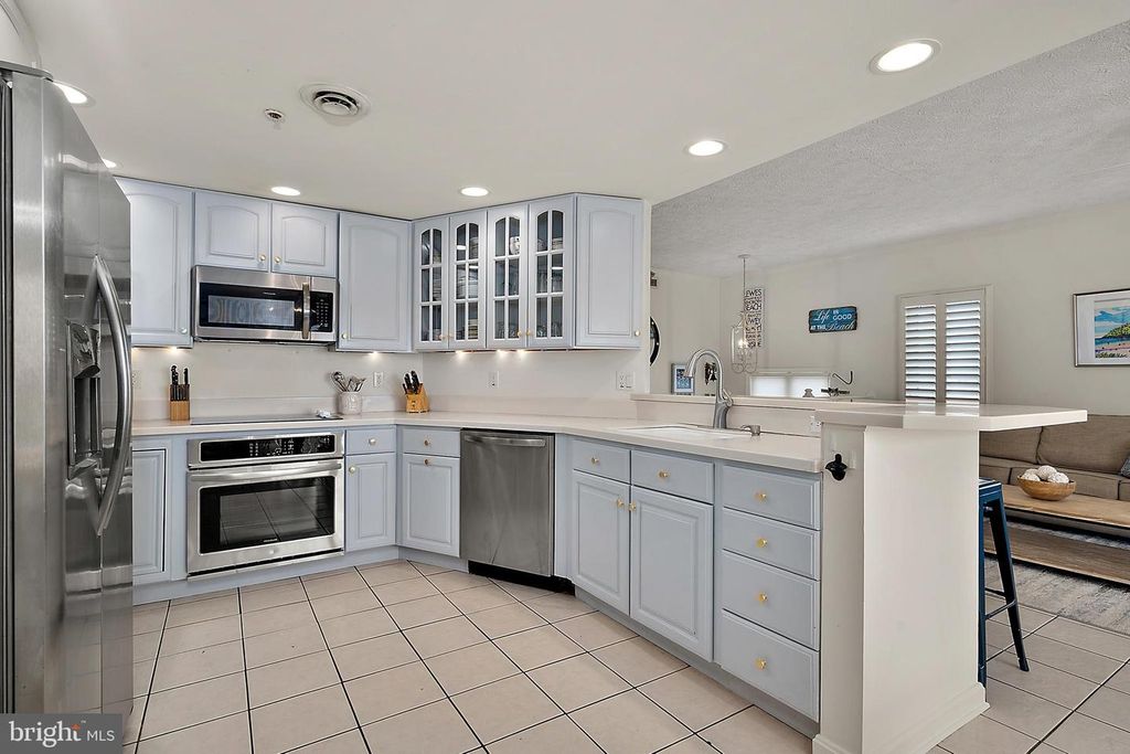 Image 17 of property listing at 14 45TH ST #403, Ocean City, MD 21842