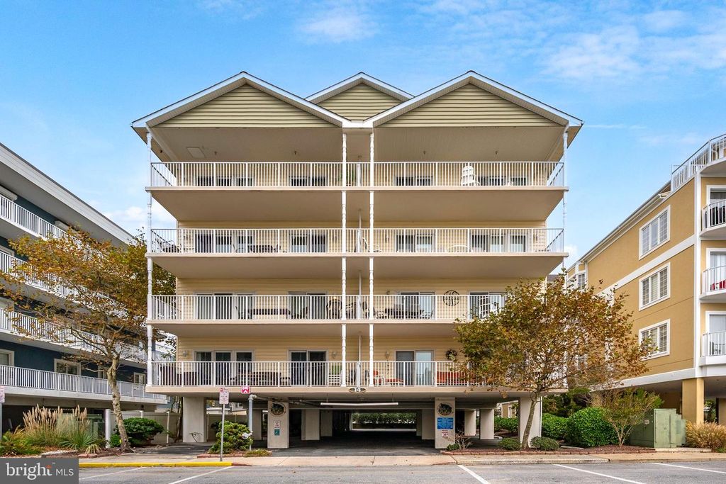 Image 2 of property listing at 14 45TH ST #403, Ocean City, MD 21842