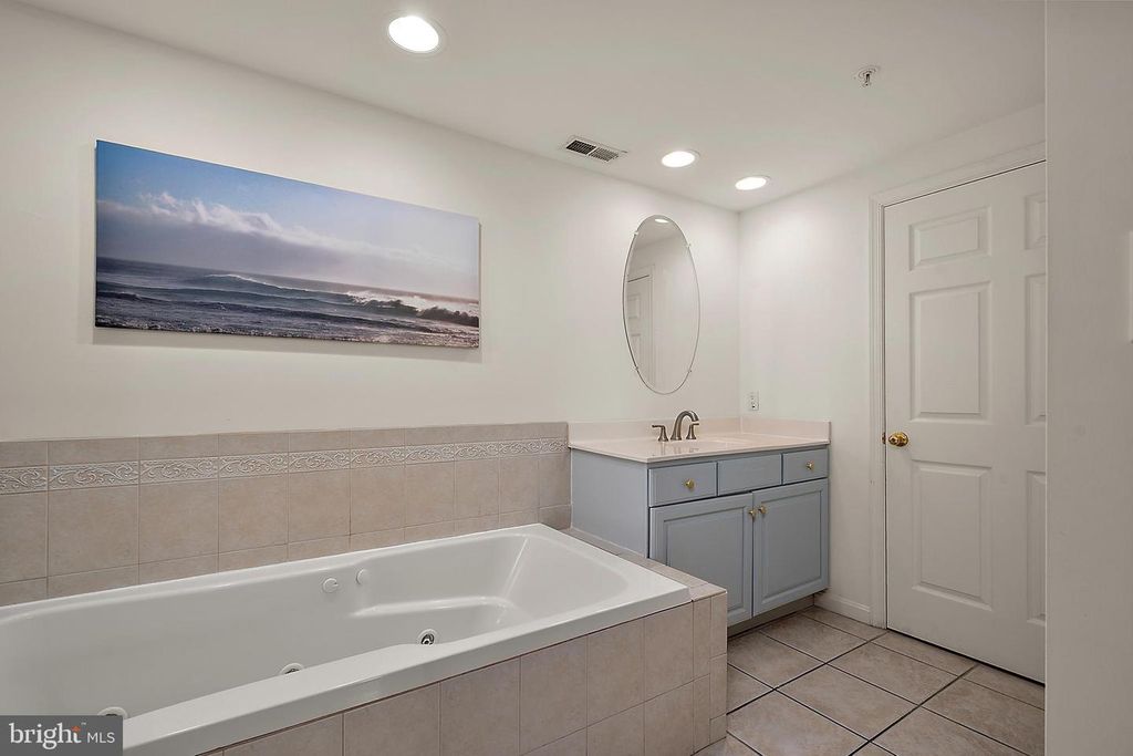 Image 28 of property listing at 14 45TH ST #403, Ocean City, MD 21842