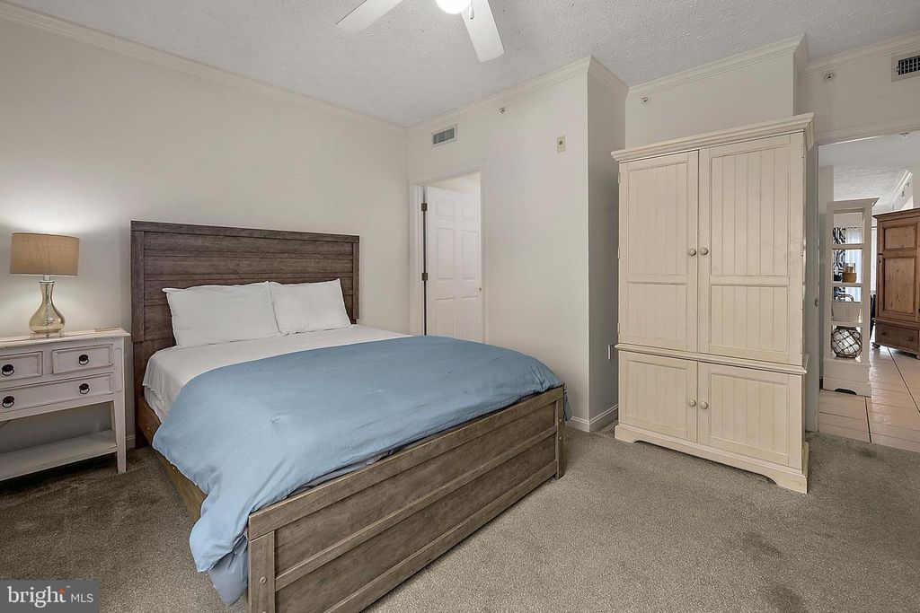 Image 31 of property listing at 14 45TH ST #403, Ocean City, MD 21842