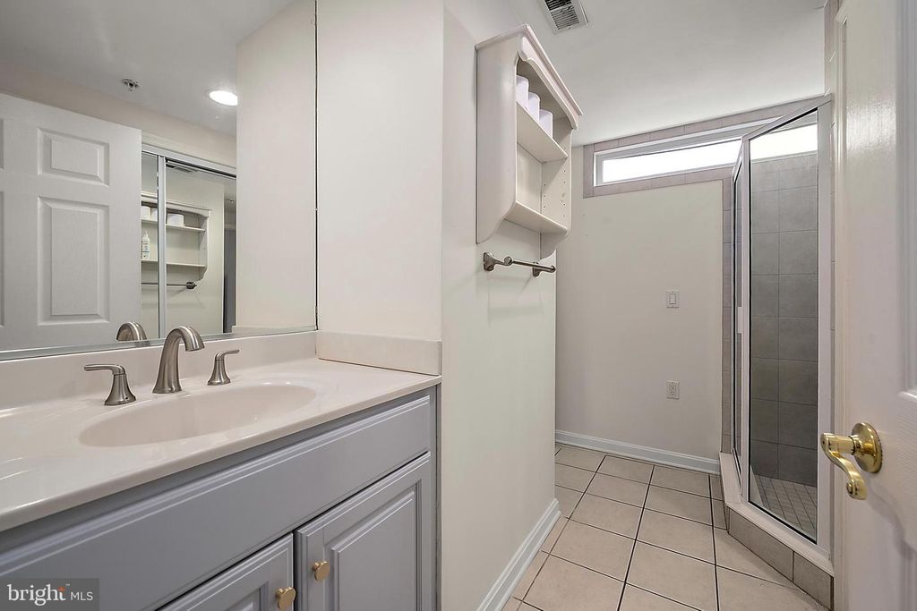 Image 34 of property listing at 14 45TH ST #403, Ocean City, MD 21842