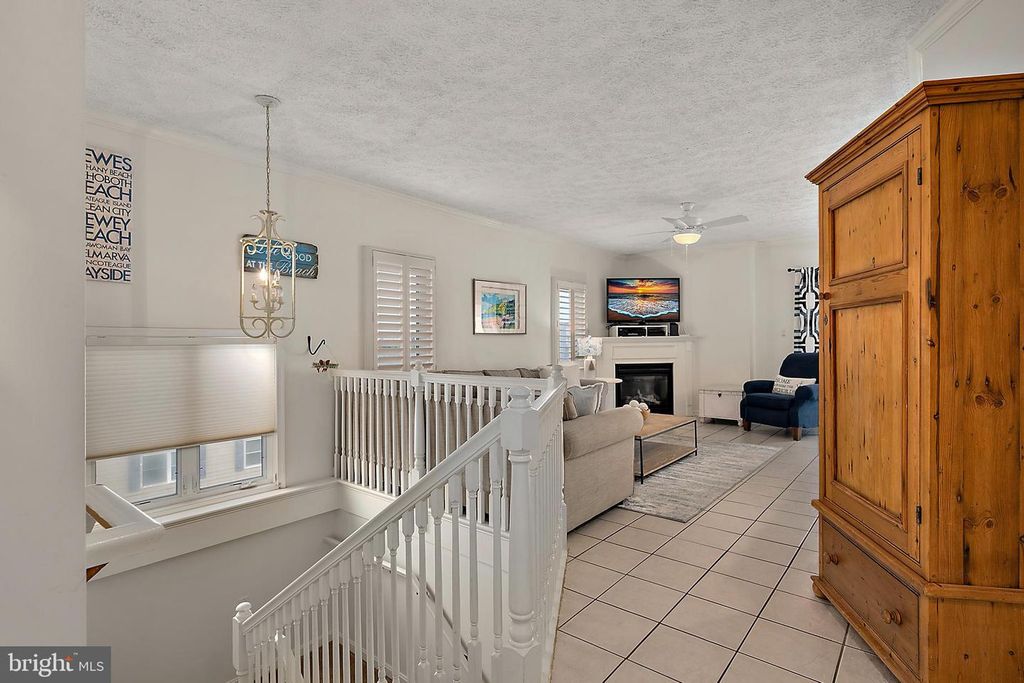 Image 7 of property listing at 14 45TH ST #403, Ocean City, MD 21842