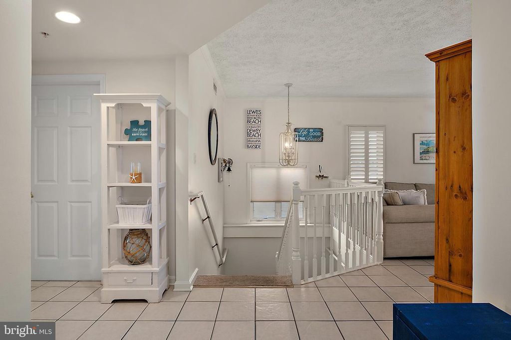 Image 8 of property listing at 14 45TH ST #403, Ocean City, MD 21842