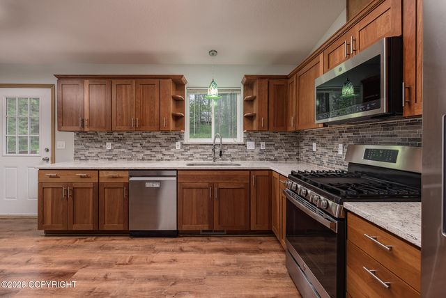7051 W Cambridge Drive, Wasilla, AK 99654