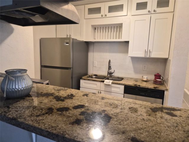 8110 Skillman Street 2059, Dallas, TX 75231