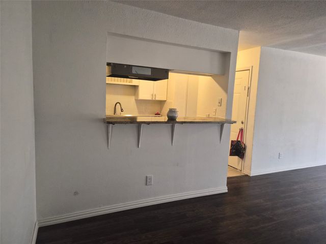 8110 Skillman Street 2059, Dallas, TX 75231