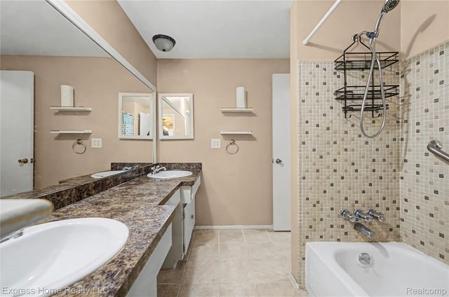 30121 Woodhouse Drive, Warren, MI 48092