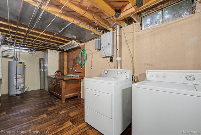 30121 Woodhouse Drive, Warren, MI 48092