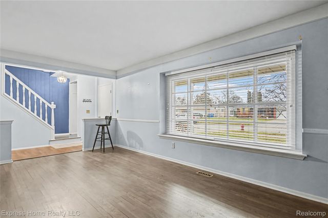 30121 Woodhouse Drive, Warren, MI 48092