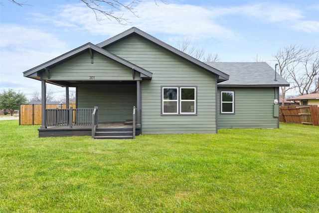 301 N Friou Street, Alvarado, TX 76009