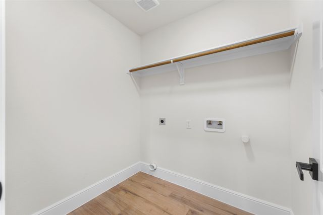 301 N Friou Street, Alvarado, TX 76009