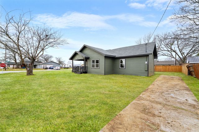 301 N Friou Street, Alvarado, TX 76009