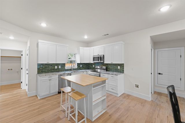 301 N Friou Street, Alvarado, TX 76009