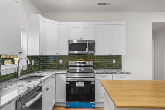 301 N Friou Street, Alvarado, TX 76009