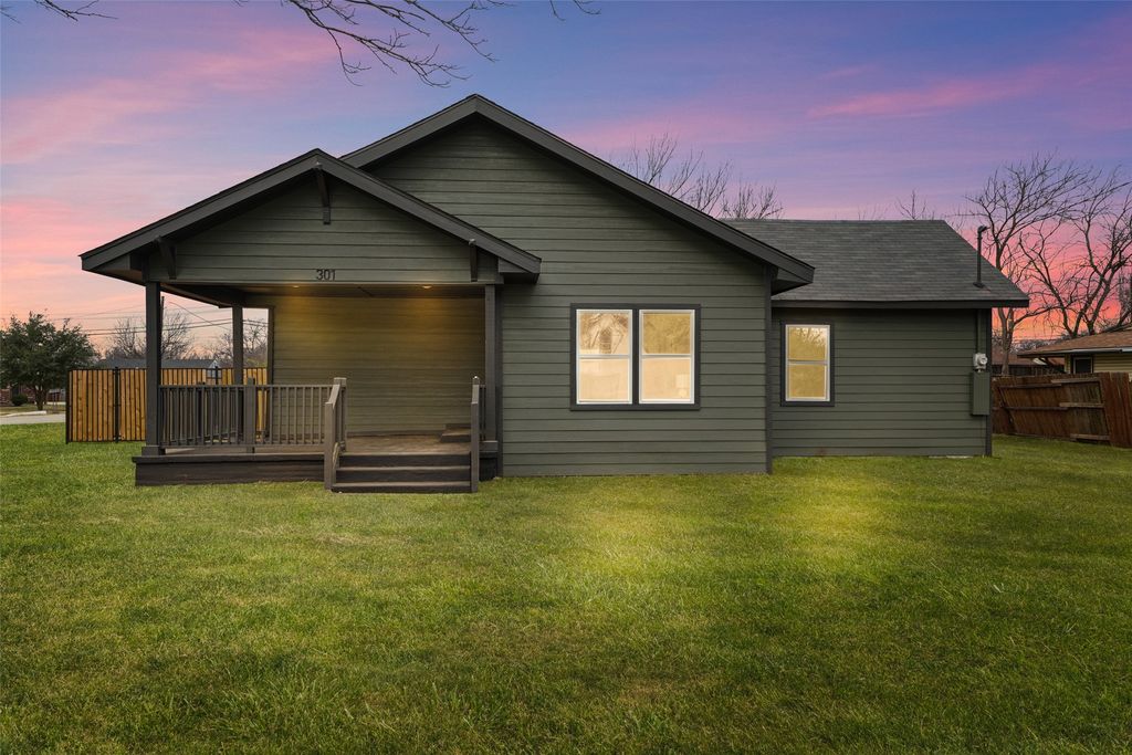 301 N Friou Street, Alvarado, TX 76009