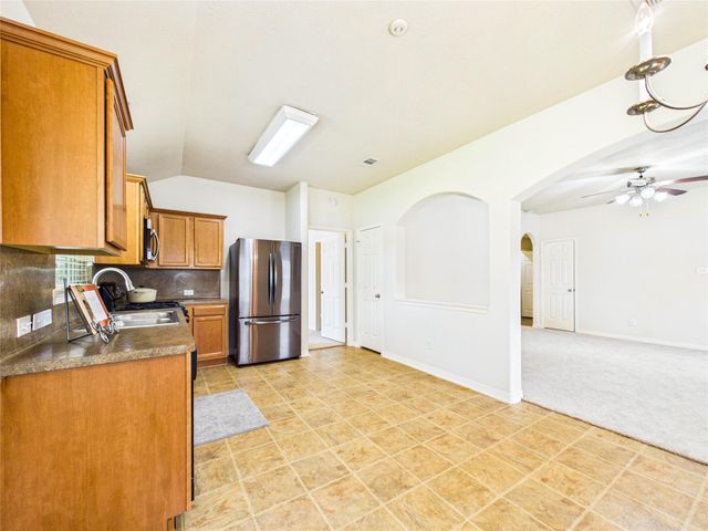 806 Rocky Rose Court, La Marque, TX 77568
