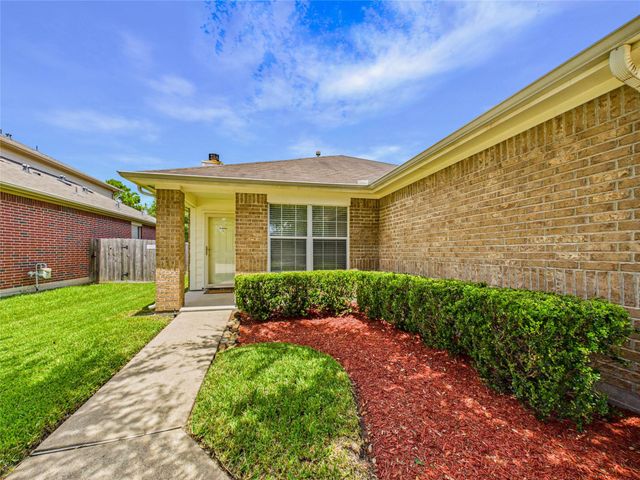806 Rocky Rose Court, La Marque, TX 77568