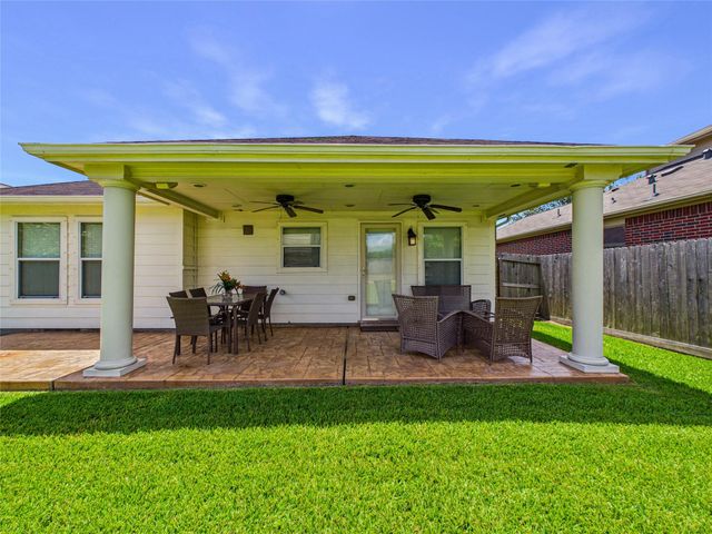 806 Rocky Rose Court, La Marque, TX 77568