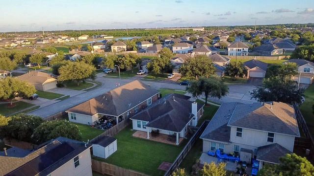 806 Rocky Rose Court, La Marque, TX 77568