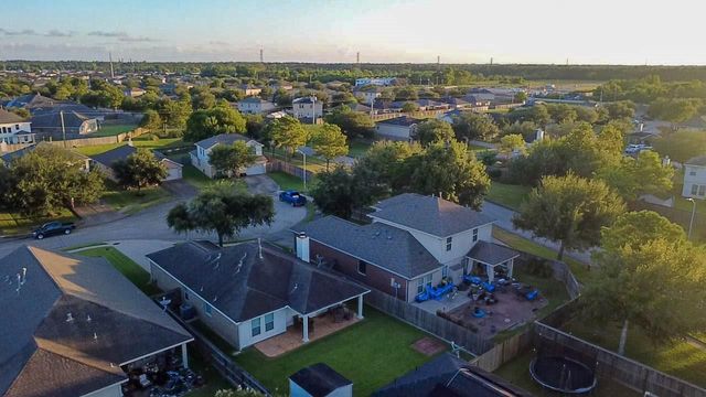 806 Rocky Rose Court, La Marque, TX 77568