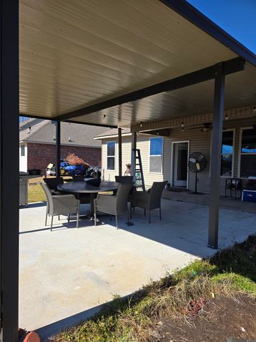 8828 Cherry Laurel Ave, Zachary, LA 70791