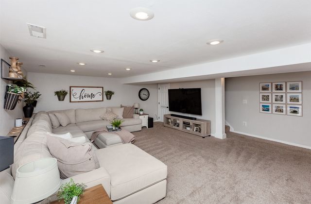 2301 Prospect Avenue, West Des Moines, IA 50265