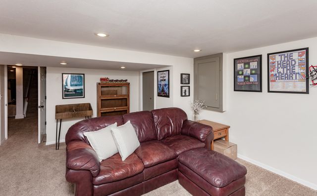 2301 Prospect Avenue, West Des Moines, IA 50265