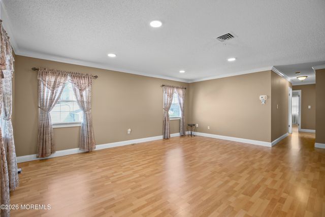 93 Idolstone Lane, Matawan, NJ 07747