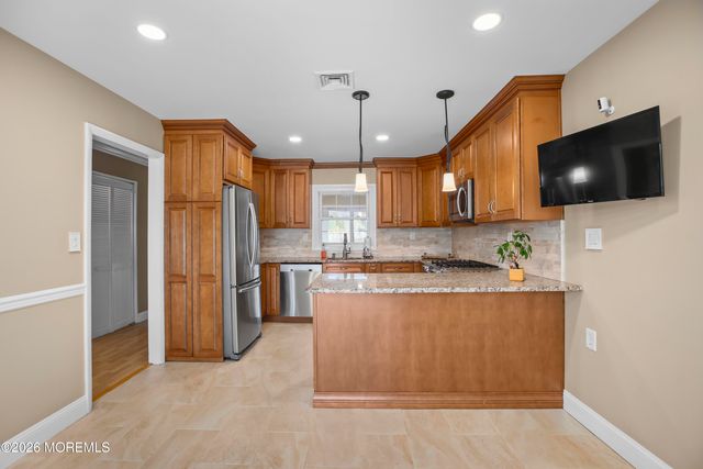 93 Idolstone Lane, Matawan, NJ 07747