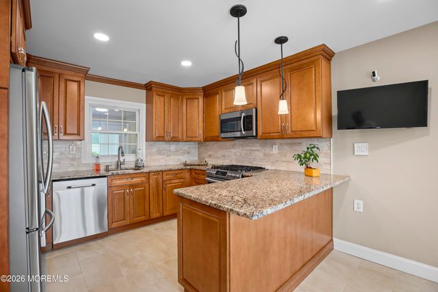 93 Idolstone Lane, Matawan, NJ 07747