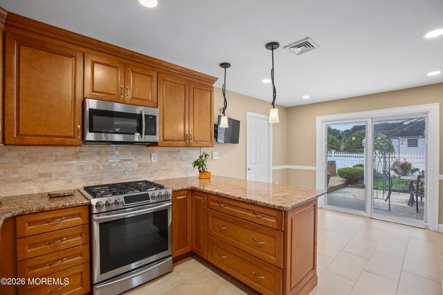 93 Idolstone Lane, Matawan, NJ 07747