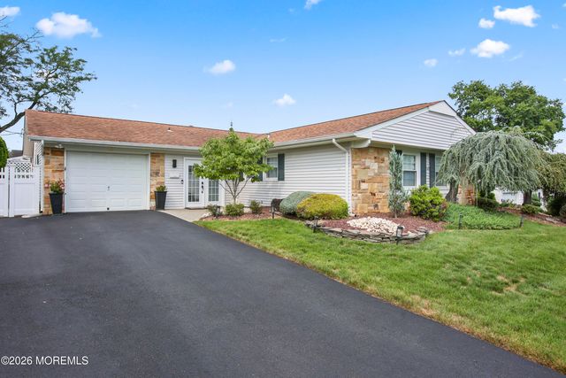 93 Idolstone Lane, Matawan, NJ 07747