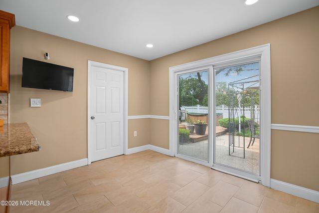 93 Idolstone Lane, Matawan, NJ 07747