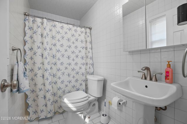 93 Idolstone Lane, Matawan, NJ 07747