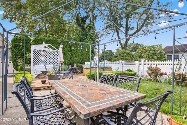 93 Idolstone Lane, Matawan, NJ 07747